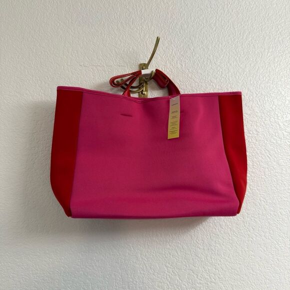 summersalt Handbags - SUMMERSALT Neoprene Beach Tote in Pink/Red